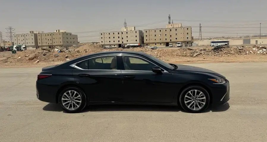 لكزس 2024 اسود. فئة 250