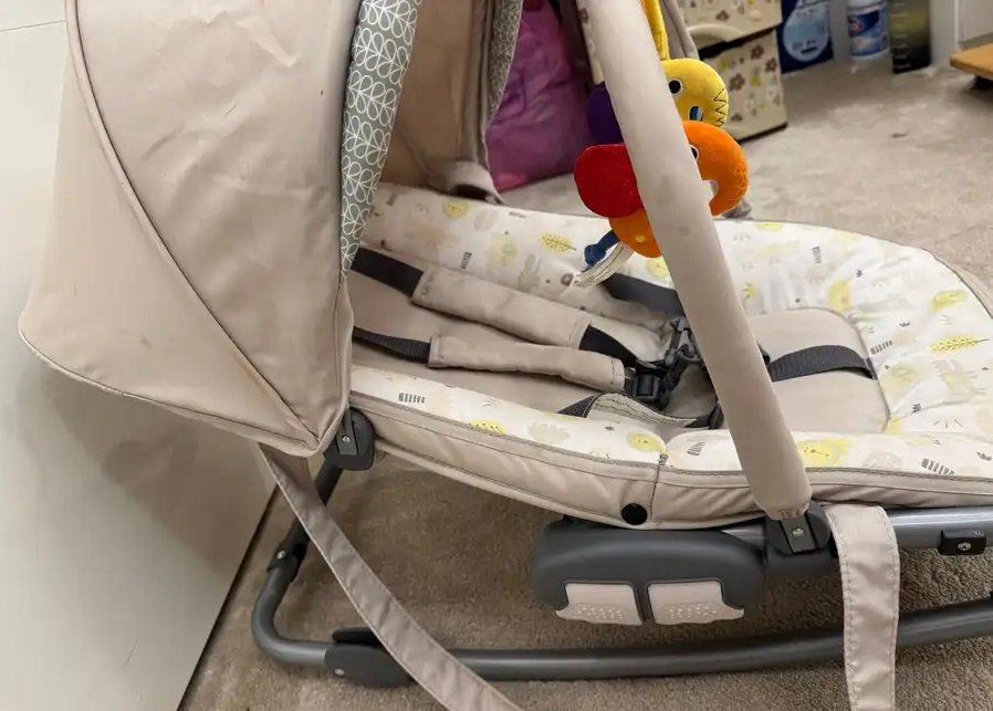 كرسي هزاز طفل . جلاسة .