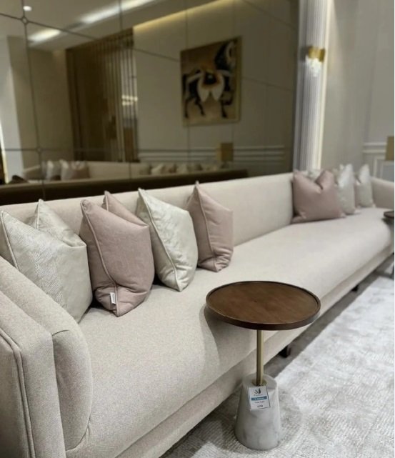 تفصيل كنب وستائر فخمة حسب الطلب – جودة وضمان