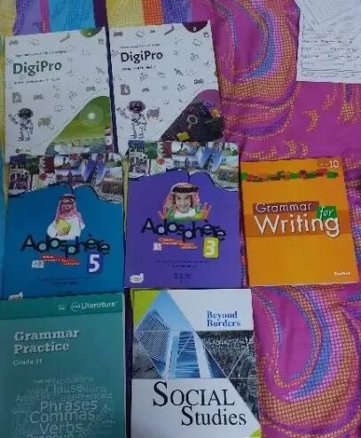 كتب مدرسية مستعملة و جديدة للبيع
