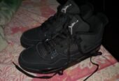 المولع الفخم ،الفحمي ،الحلو Air Jordan blackcat