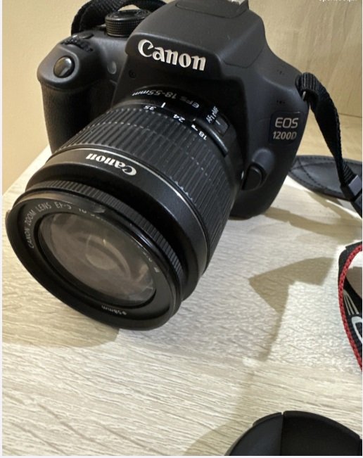 كاميرا كانون 1200D مع جميع ملحقاتها – نظيفة جداً