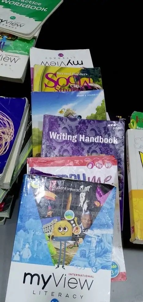 كتب انتر ناشيونال