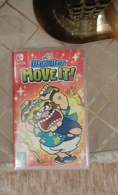 6 Month USED Nintendo Switch + 2 Games [GREAT CONDITION]