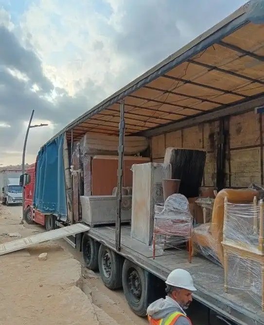 نقل وتخزين الأثاث والبضائع