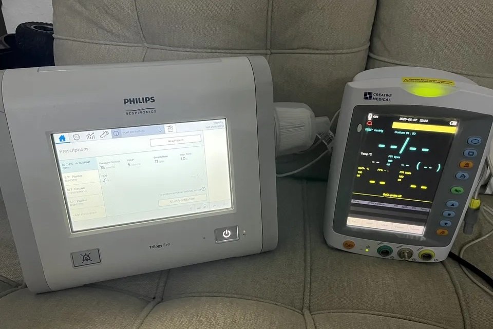 جهاز تنفس اصطناعي فيليبس أمريكي وجهاز قياس علامات حيويه