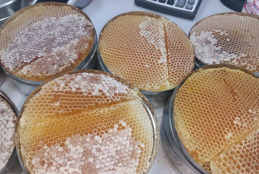 عسل شمع سمره