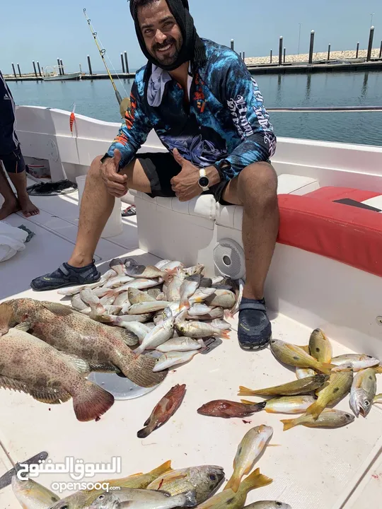 قارب للرحلات النزهه و صيد العوائل و الشباب