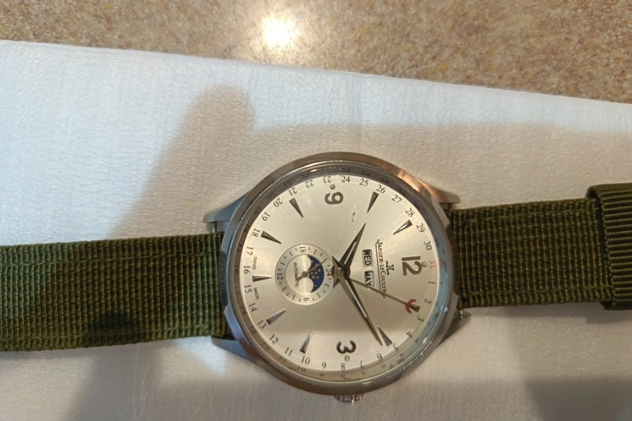 ساعة اوتوماتيك سويسري نخب اول غني عن التعريف