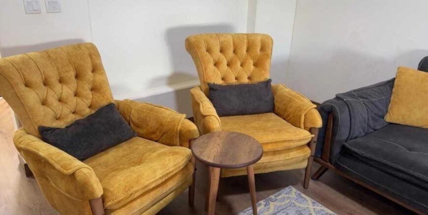 كنب تركي مع طاولة وسجاد