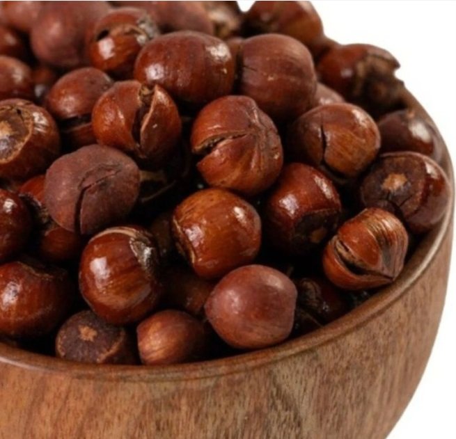 بندق طازج وطبيعي عالي الجودة