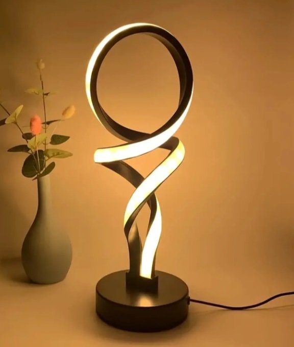مصباح طاولة ليد عصري بمفتاح تحكم اشكال مختلفه