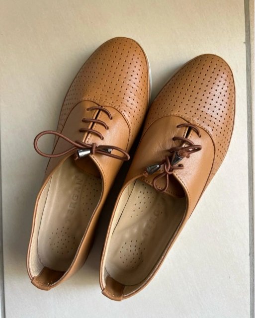 حذاء نسائي مريح ومرتب بدون كعب من تركيا قياس 39 New (not used) flat shoes for women (39)