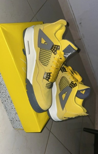 Air Jordan 4 Retro lighting – Brand New