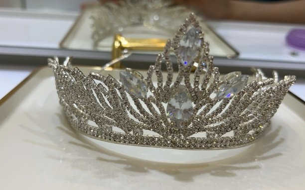 تاج للعرائس