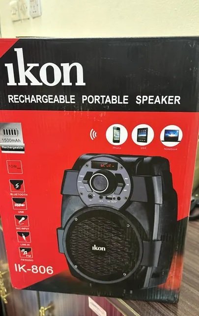 سماعة او مكبر الصوت حجم متوسط صوتها صافي