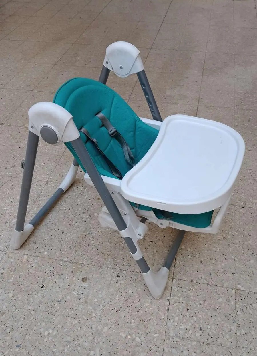 سرير أطفال ايكيا مع كرسي طعام