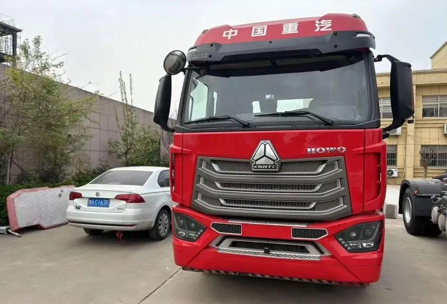 شاحنة جرار 2023 و Howo NX 440 2024