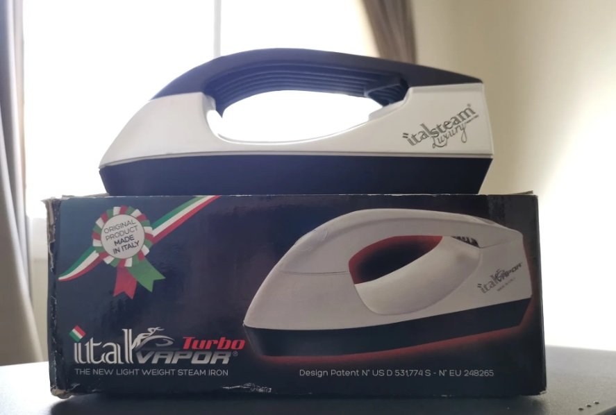 مكوى ملابس سهل وسريع للمسافر