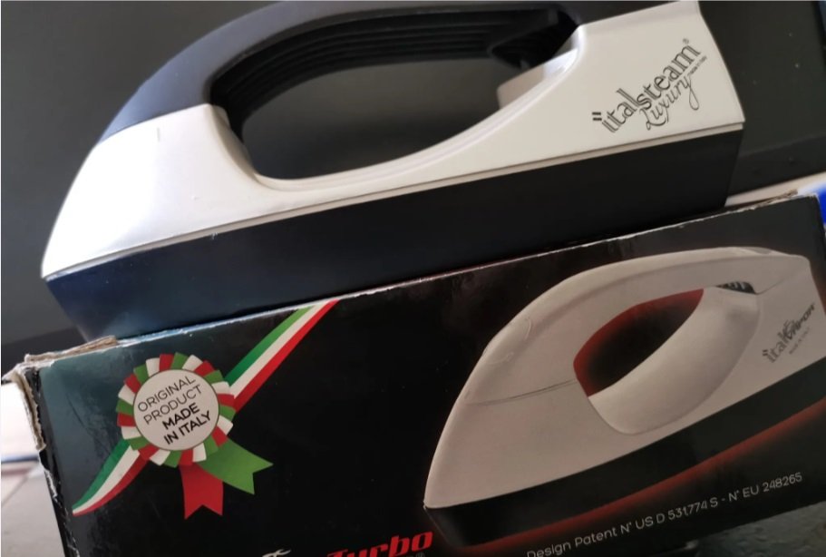 مكوى ملابس سهل وسريع للمسافر