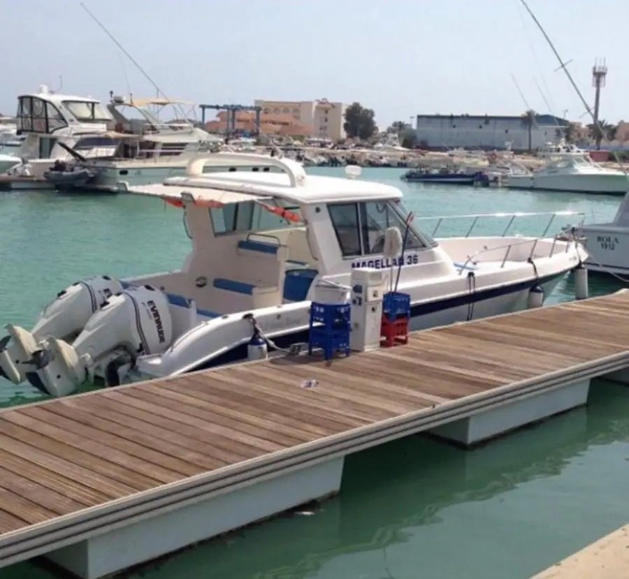 قارب للبيع 36 قدم الشعالي