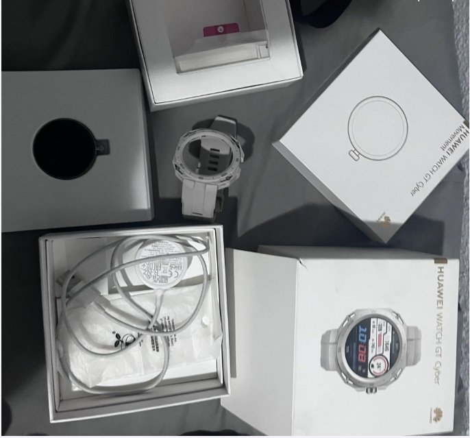 ساعة HUAWEI WATCH GT Cyber شبه جديدة – مع الكرتون والسوار الأصلي والشاحن استخدام نظيف