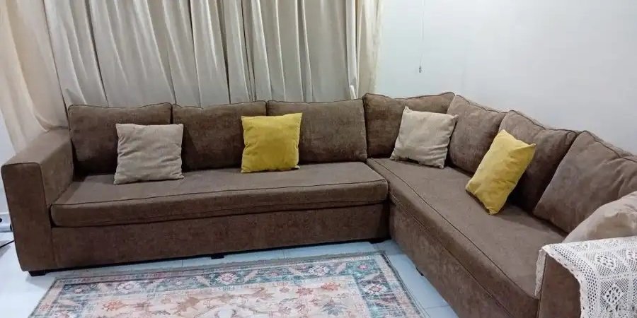 كنب زاويه نظيف ومريح للبيع