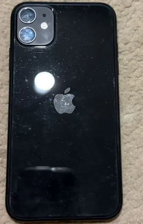 جوال 11 للبيع نظيف