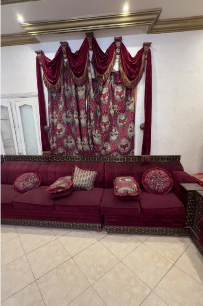 اثاث منزلي للبيع بحاله قابله للتجديد او التنجيد حسب الرغبه