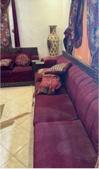 اثاث منزلي للبيع بحاله قابله للتجديد او التنجيد حسب الرغبه