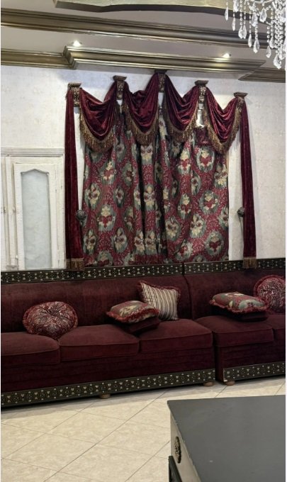 اثاث منزلي للبيع بحاله قابله للتجديد او التنجيد حسب الرغبه