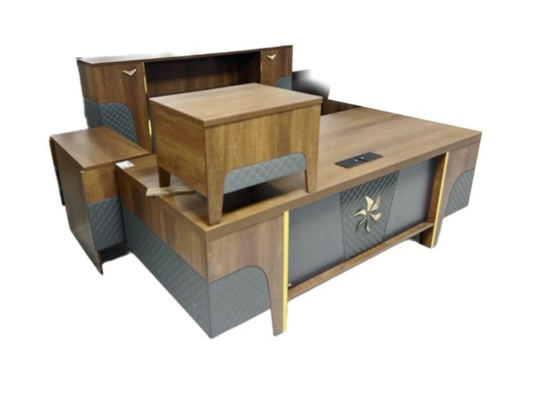 طاولة مكتبية مقاسات مختلفة والوان مميزة