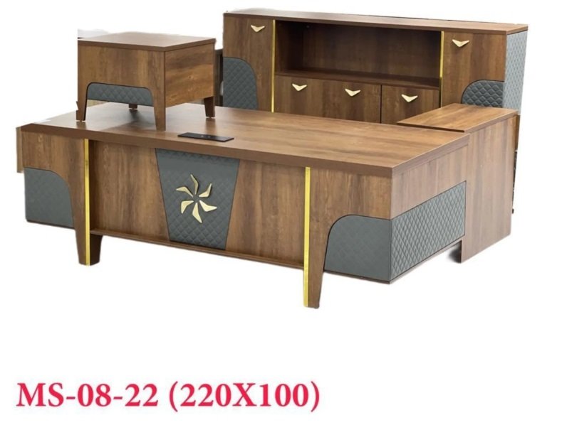 طاولة مكتبية مقاسات مختلفة والوان مميزة