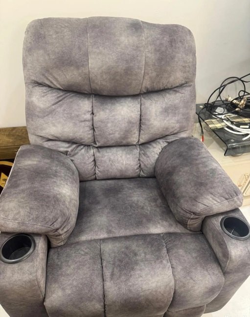 كرسي مساج لم يستخدم بنصف السعر ماركه