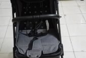 عربة أطفال كالجديدة تماما لايوجد فيها أي عيب
