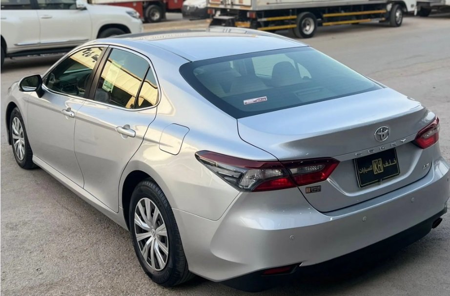 تويوتا كامرى LE موديل 2023 – معرض خلف للسيارات
