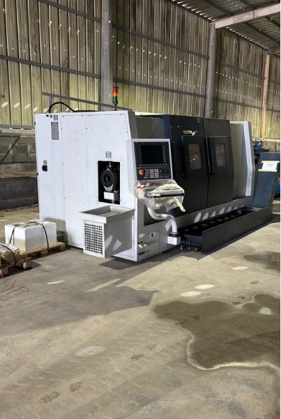 مخرطة cnc شبه جديدة 2009 صناعه المانيه