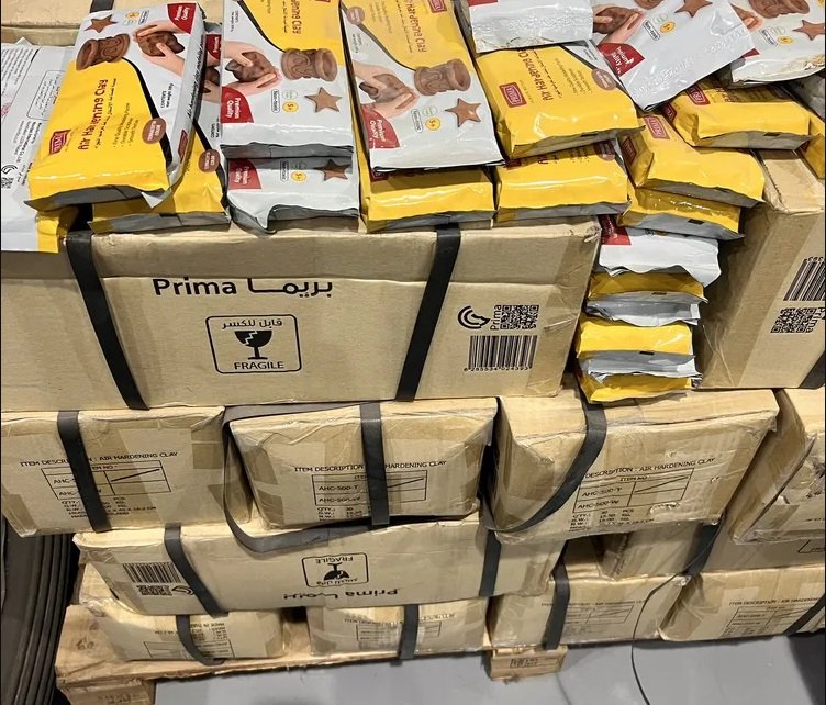 عجينه تشكيليه تجف عند التعرض للهواء