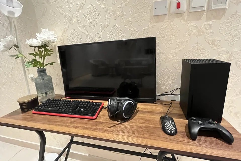 تجميعة قيمنق متكاملة Xbox Series X مع كامل الإكسسوارات