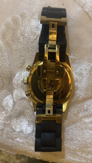 ساعة امبرو أرماني للبيع