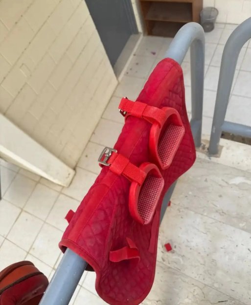 سرج مع بطانه وركابات جدد