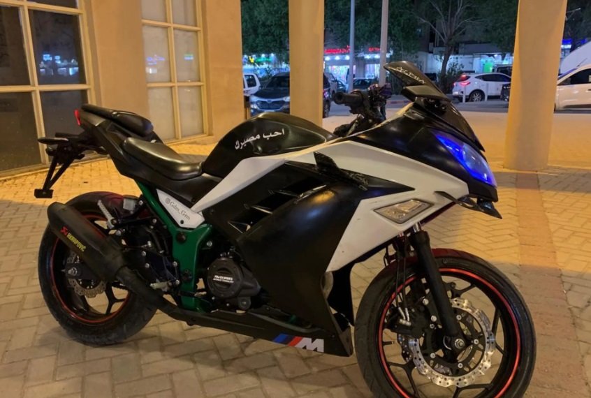 للبيع دباب معدل على شكل رياضي فاخر بسعر ممتاز