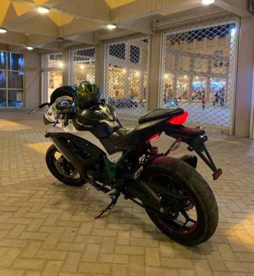 للبيع دباب معدل على شكل رياضي فاخر بسعر ممتاز