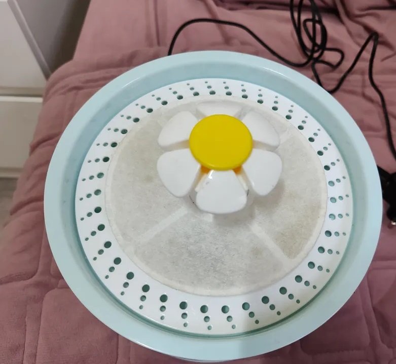 نافوره ماء للشرب للقطط