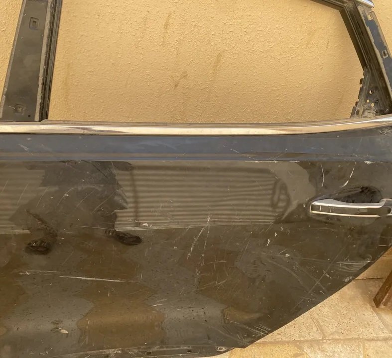 باب سيارة كيا كادينزا 2021