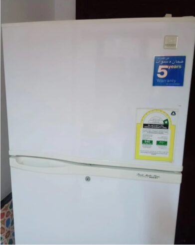 Used Daewoo refrigerator 317 liters capacity Exellent condition!