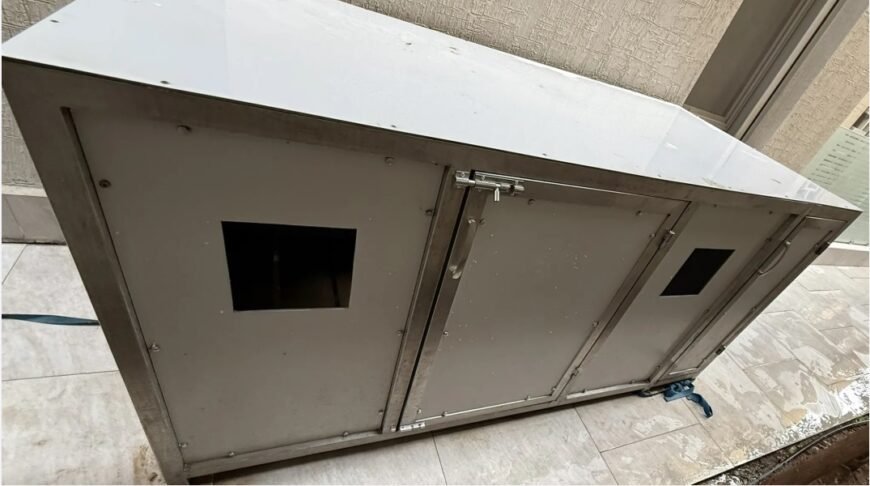 Storage Room كبير مع Dog House بيت كلب نظيف جدا