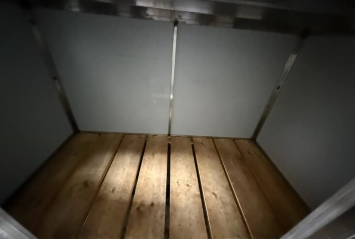 Storage Room كبير مع Dog House بيت كلب نظيف جدا