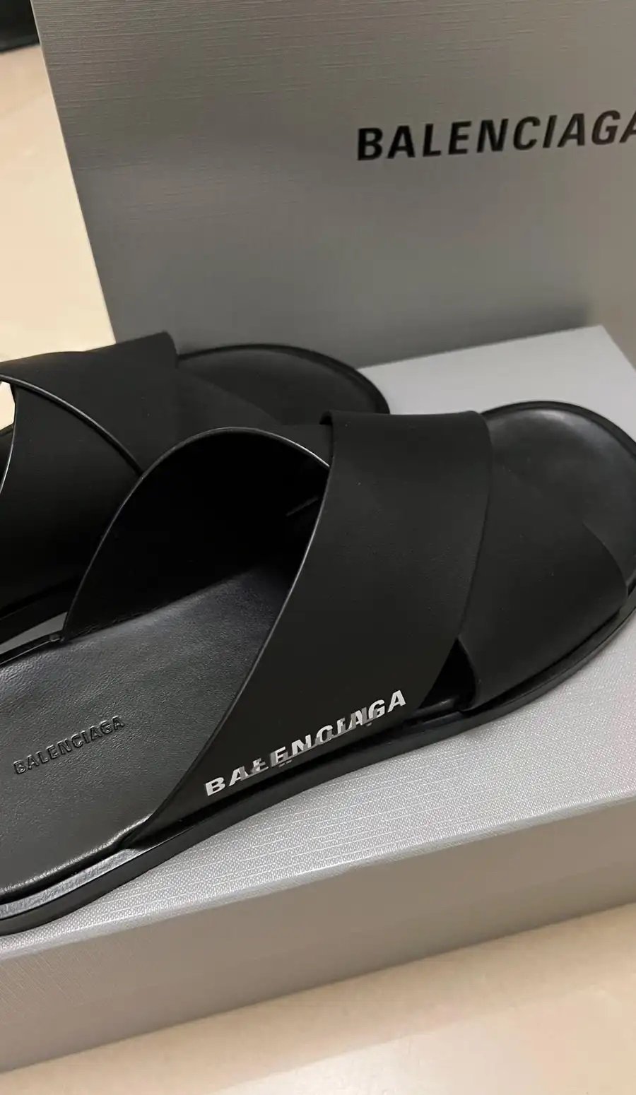 سليبر رجالي ماركة بلنسياقا