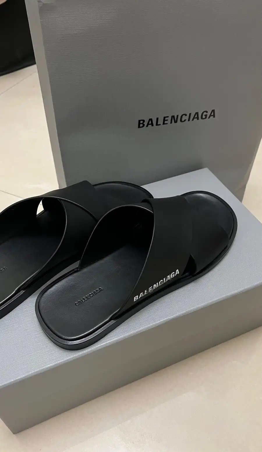 سليبر رجالي ماركة بلنسياقا